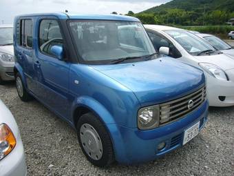 2004 Nissan Cube Photos