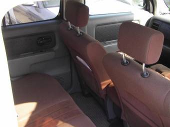 2004 Nissan Cube Photos