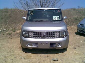 2004 Nissan Cube Photos