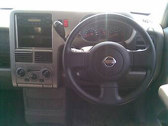 2004 Nissan Cube Photos