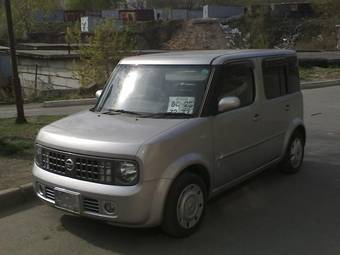 2004 Nissan Cube Photos