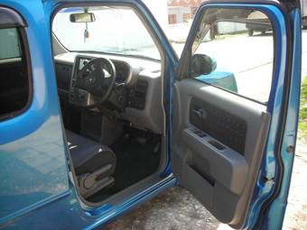 2004 Nissan Cube Photos