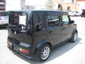 2004 Nissan Cube Photos