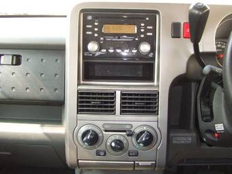 2004 Nissan Cube Pictures