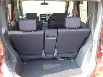 2004 Nissan Cube Photos