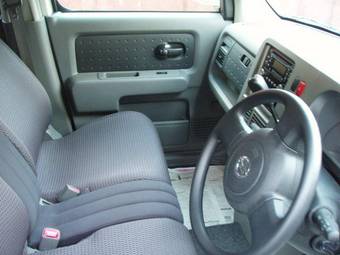 2004 Nissan Cube Pictures