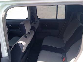 2004 Nissan Cube Photos
