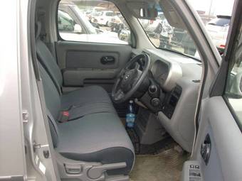 2004 Nissan Cube Pictures