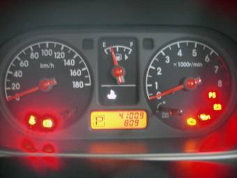 2004 Nissan Cube Pics