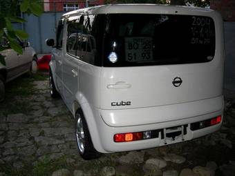 2004 Nissan Cube Photos