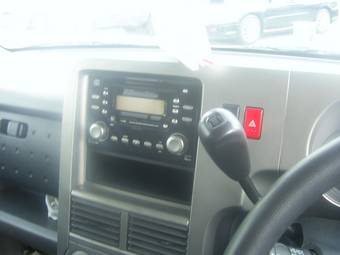 2004 Nissan Cube Pictures