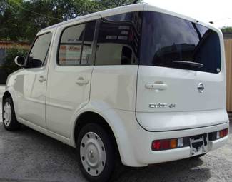 2004 Nissan Cube Photos
