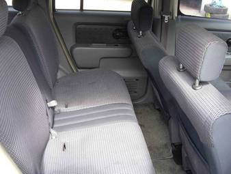 2004 Nissan Cube Images