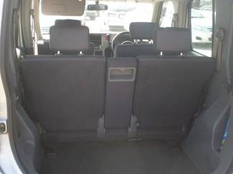 2004 Nissan Cube Pics