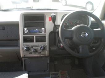 2004 Nissan Cube Pictures