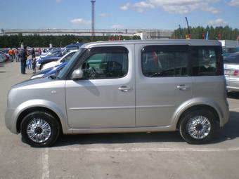 2004 Nissan Cube Photos