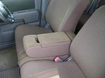 2004 Nissan Cube Photos