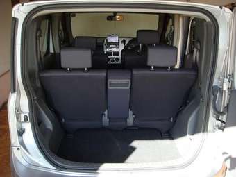 2005 Nissan Cube Photos