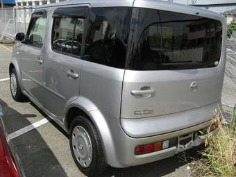 2005 Nissan Cube Photos