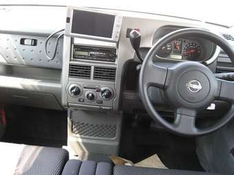 2005 Nissan Cube Photos