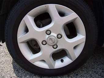 2005 Nissan Cube Photos