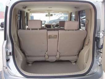 2005 Nissan Cube Pictures