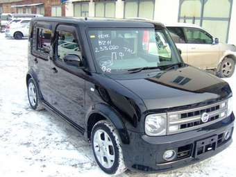 2005 Nissan Cube Photos