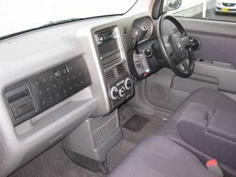 2005 Nissan Cube Pictures