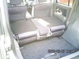 2005 Nissan Cube Photos