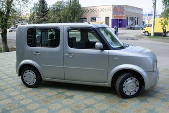 2005 Nissan Cube Photos