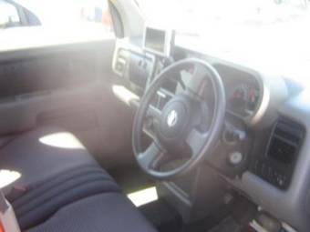 2005 Nissan Cube Photos