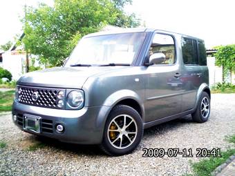 2005 Nissan Cube Photos