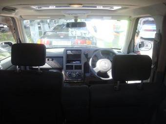 2005 Nissan Cube Photos