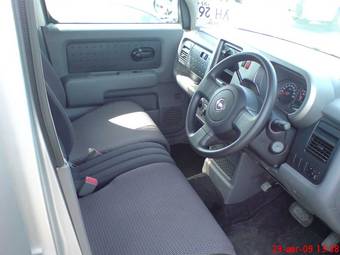 2005 Nissan Cube Photos