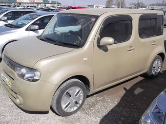 2010 Nissan Cube Photos