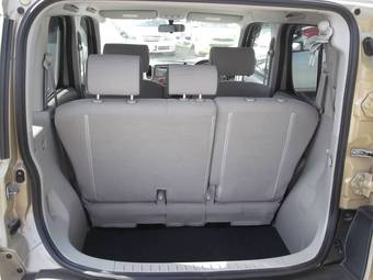 2010 Nissan Cube Photos