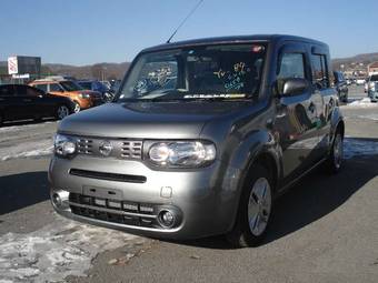 2011 Nissan Cube Photos