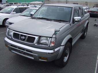 1999 Nissan Datsun Pictures