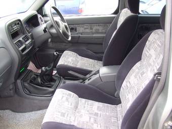 1999 Nissan Datsun Photos