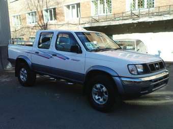 1999 Nissan Datsun Photos