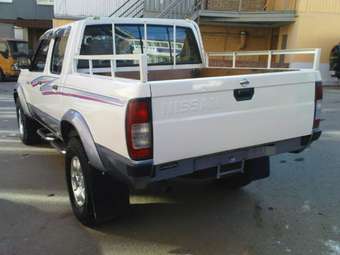 1999 Nissan Datsun Pictures