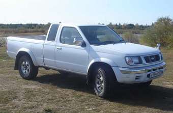 1999 Nissan Datsun Photos