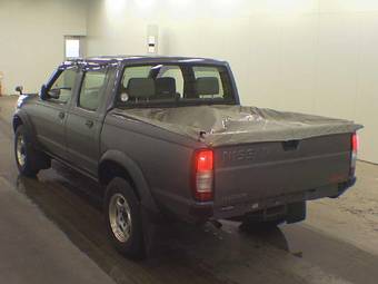 1999 Nissan Datsun Photos
