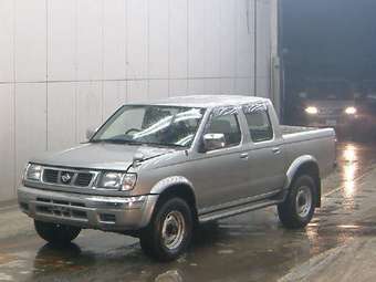 2000 Nissan Datsun Pictures