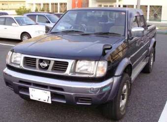 2000 Nissan Datsun Images