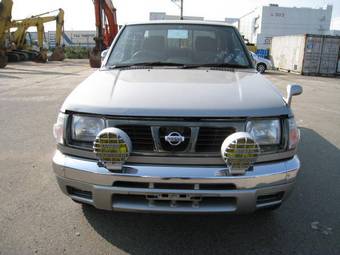 2000 Nissan Datsun Pictures