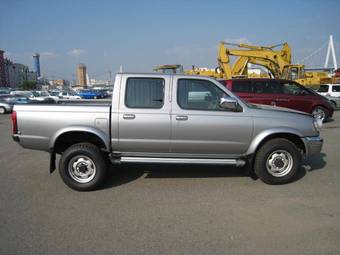 2000 Nissan Datsun Photos