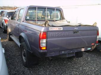 2000 Nissan Datsun Photos