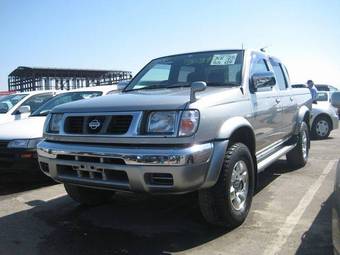 2002 Nissan Datsun Pictures