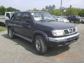 2002 Nissan Datsun Pictures